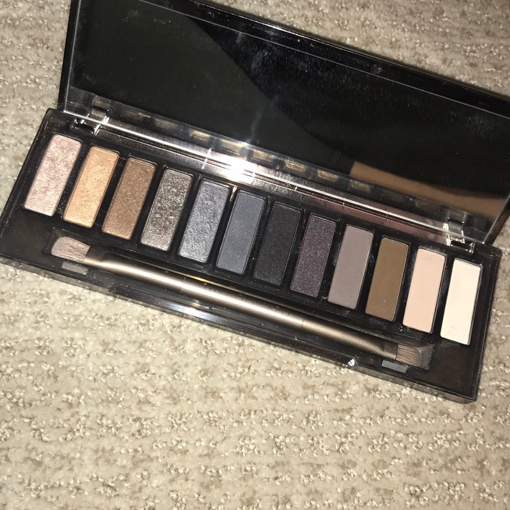 Urban Decay NAKED SMOKY Palette